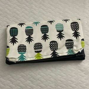 Pineapple Clutch